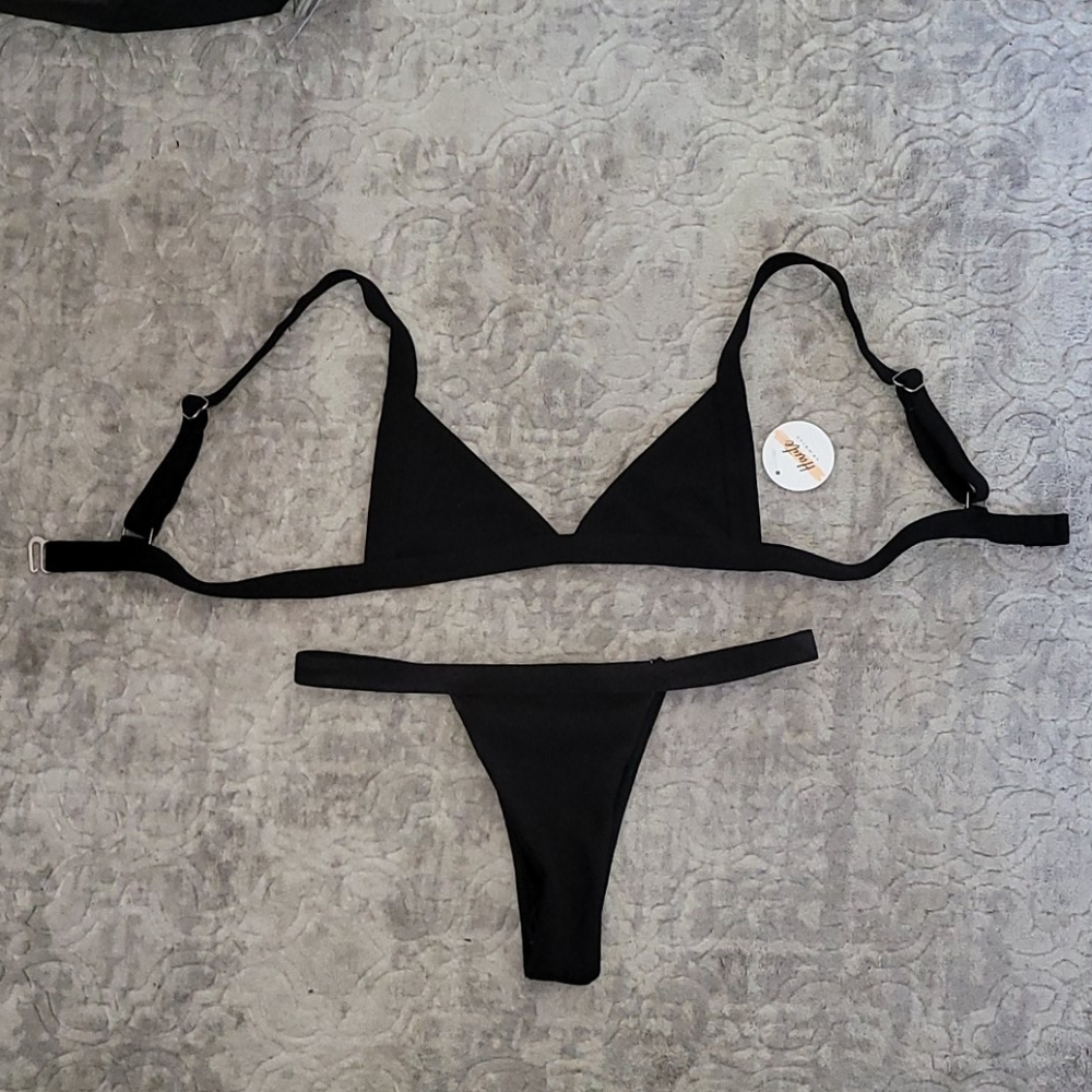 Black bikini